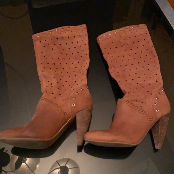 Guess brown perforated suede boots - Picture 2 of 4
